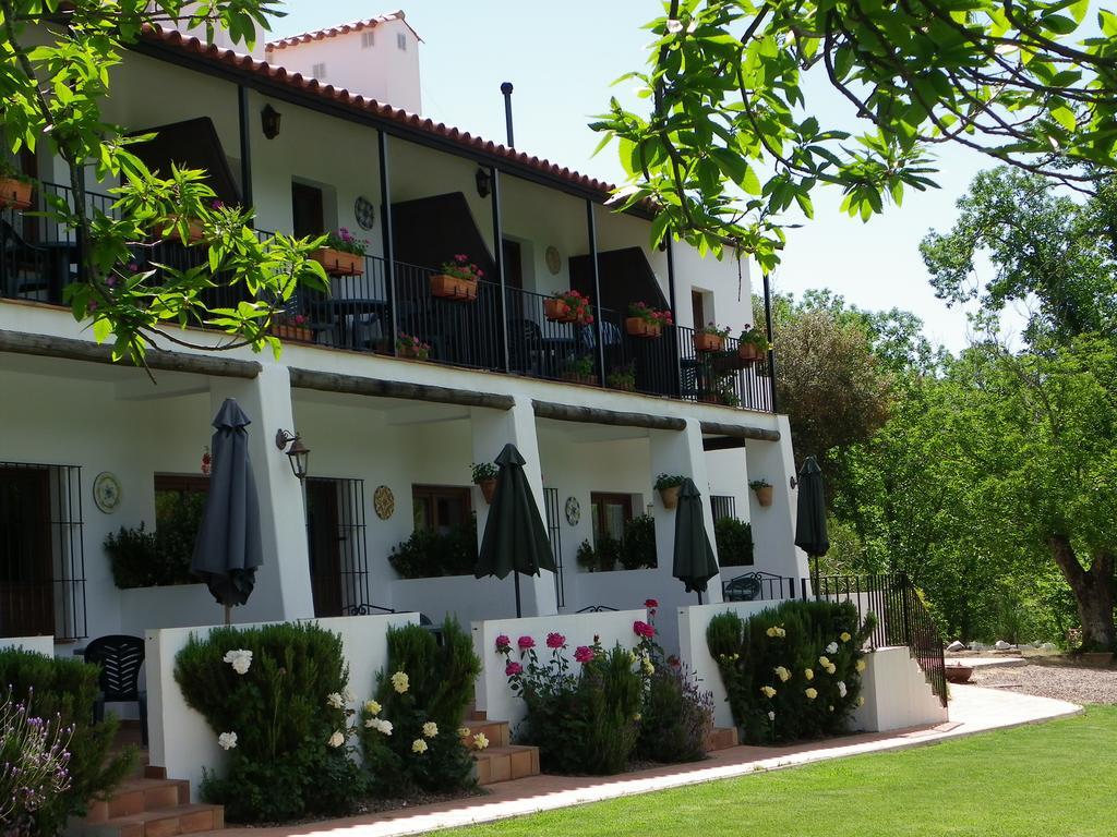 Hotel Apartamento Rural Finca La Media Legua Aracena Esterno foto