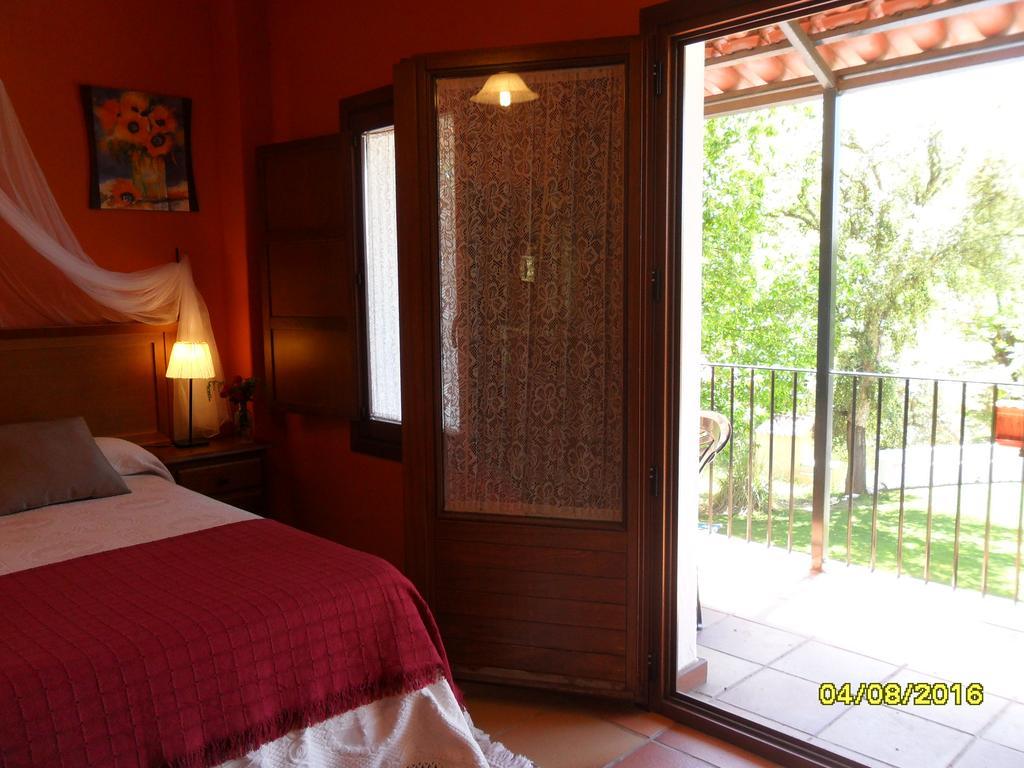 Hotel Apartamento Rural Finca La Media Legua Aracena Esterno foto
