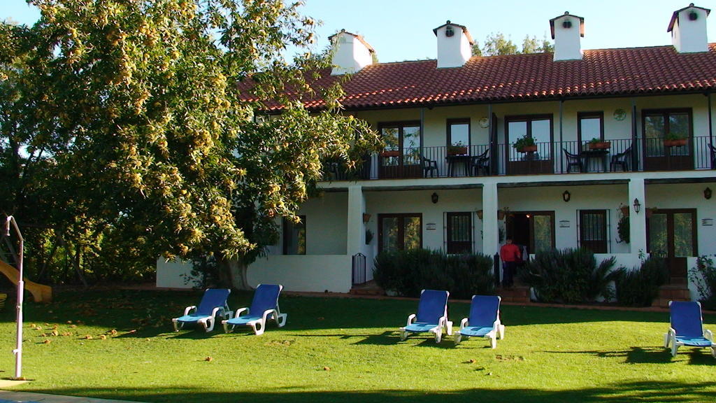 Hotel Apartamento Rural Finca La Media Legua Aracena Esterno foto