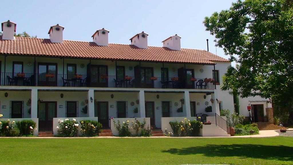 Hotel Apartamento Rural Finca La Media Legua Aracena Esterno foto