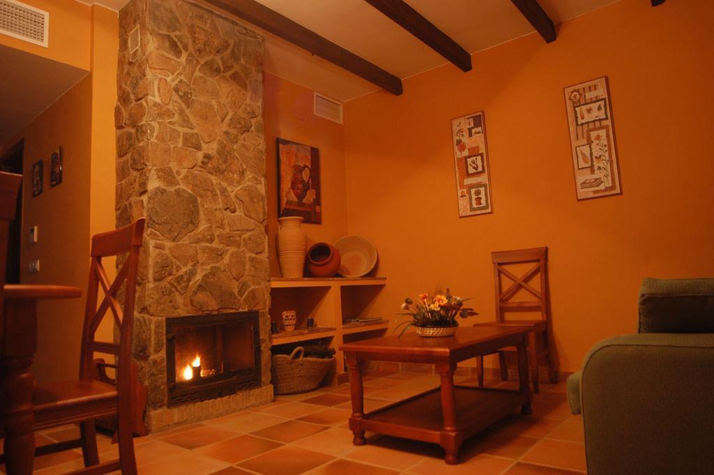 Hotel Apartamento Rural Finca La Media Legua Aracena Esterno foto